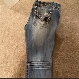 SZ 31 lightly distressed Miss Me Capris